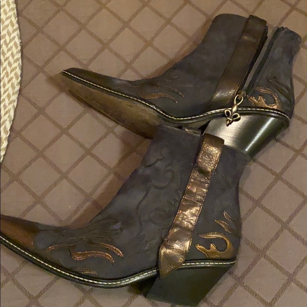 Donald Pliner bootie cowboy boots.